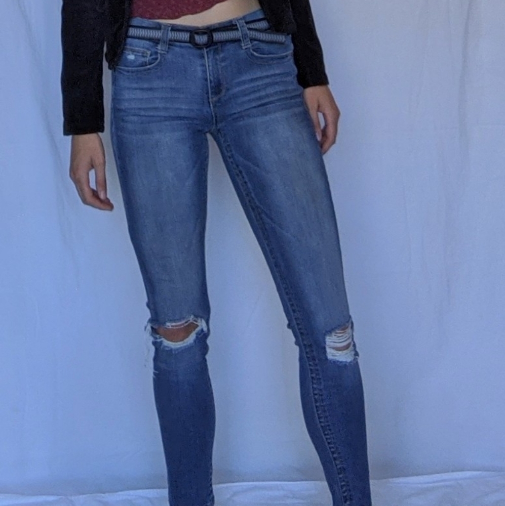 MUDD Distressed Skinny Jeans 🌈